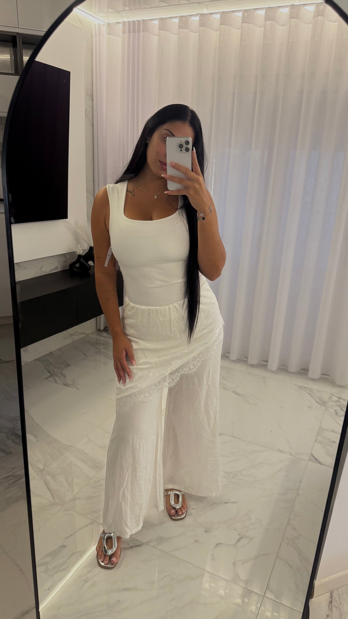 Pantalón satinado blanco